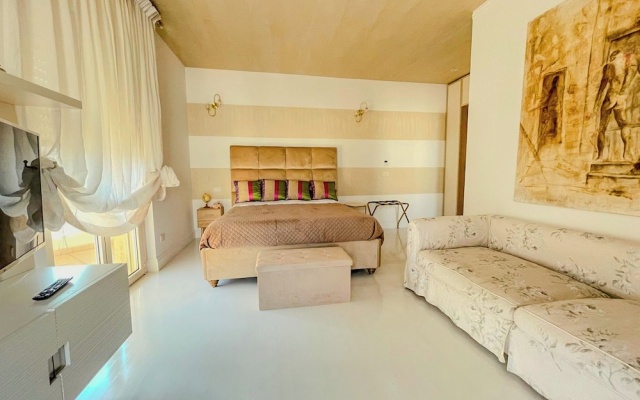 Mora Suite
