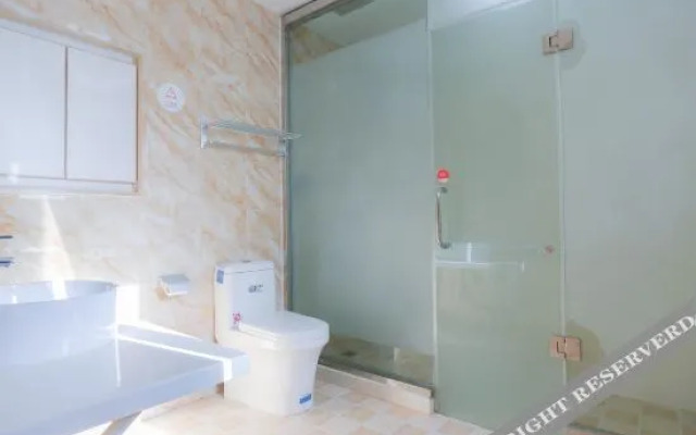 Week 8 Express Hotel (Yancheng High Speed Railway Station)