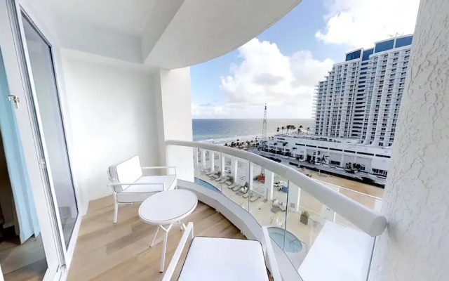 Beachfront Condo With Large Balcony