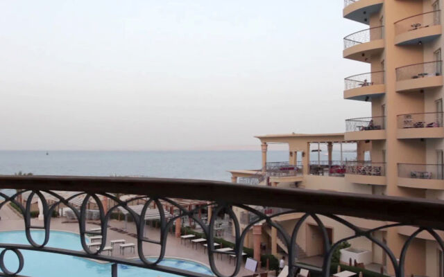 Sphinx Aqua Park Beach Resort