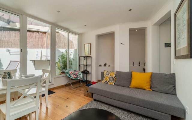 Gorgeous Apartment With Terrace in Belém
