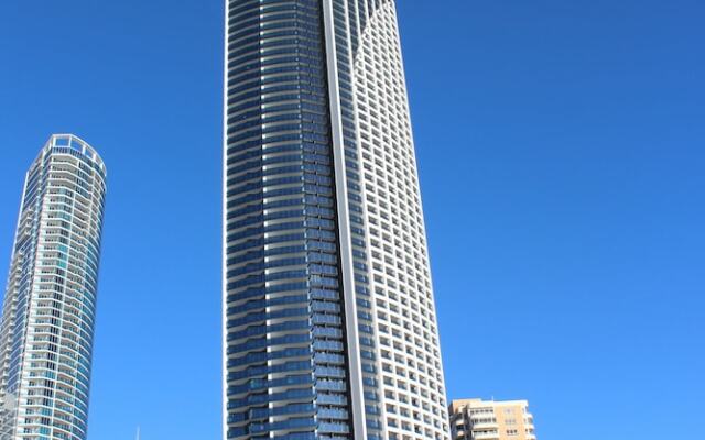 Soul on the Esplanade - HR Surfers Paradise