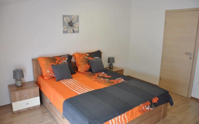 Apartment Doni