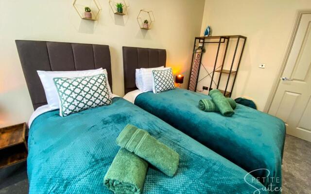 The Wild Fauna Suite - Petite Suites