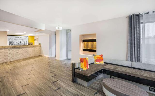 Super 8 By Wyndham Nashville Downtown