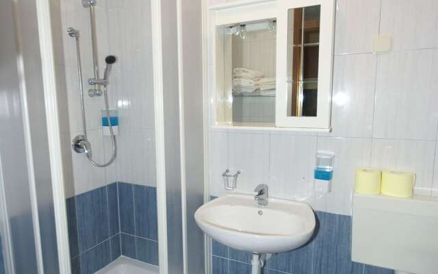 Tidy Apartment with Ac, Just 12 Km. From Sibenik