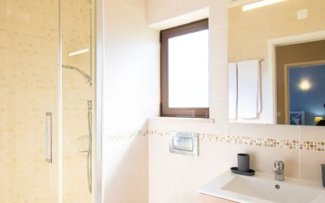 99B Hibiscus Monte Dourado