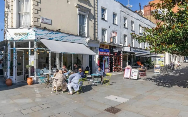 St Stephen's Gardens Viii by Onefinestay