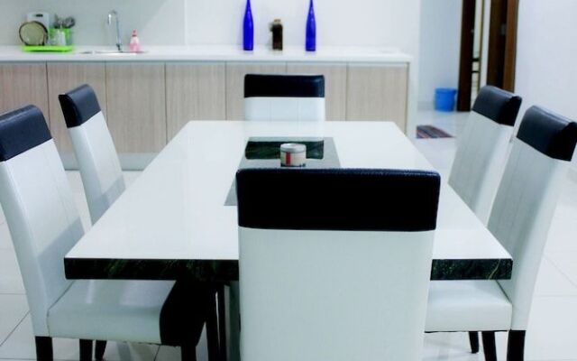 Royal Regent Condominium by iHost