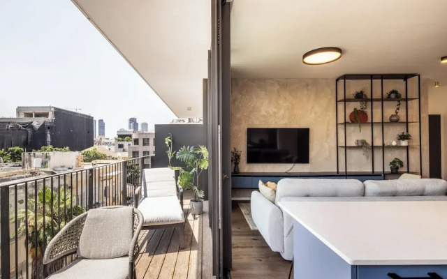 Modern Cozy Dream by Sea N' Rent