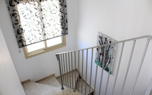 Avrora Villa PV