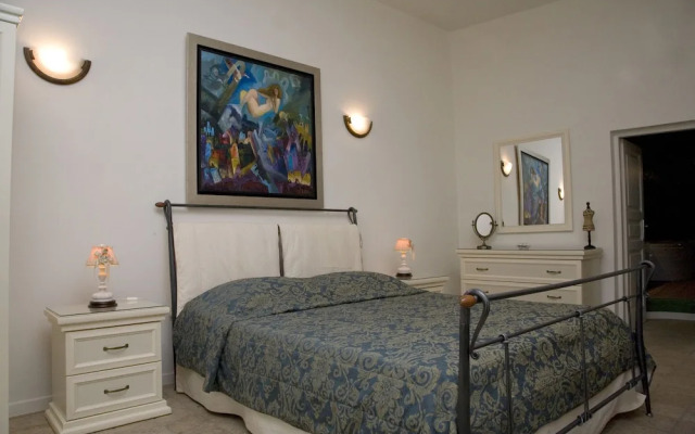 Adamis Majesty Suites