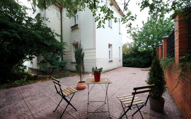 Historic Villa Apartments
