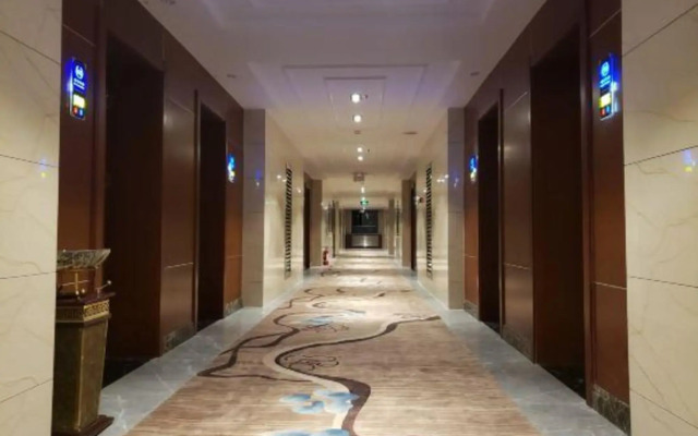 Shengshi Huadu Hotel