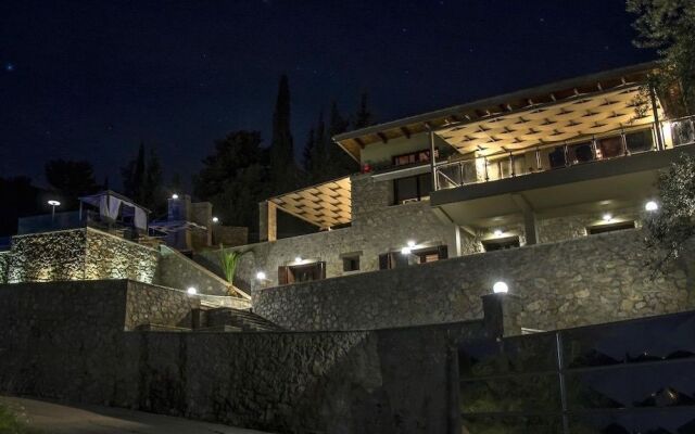 Luxurious Villa Kastro