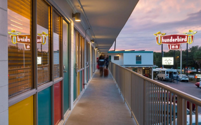 Thunderbird Inn