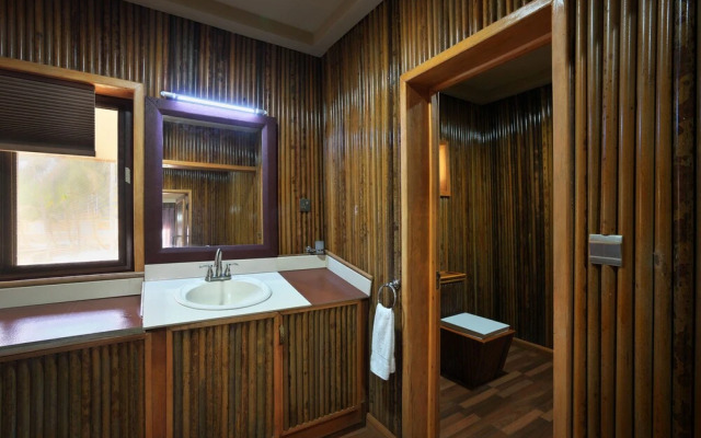 Maaha Beach Resort