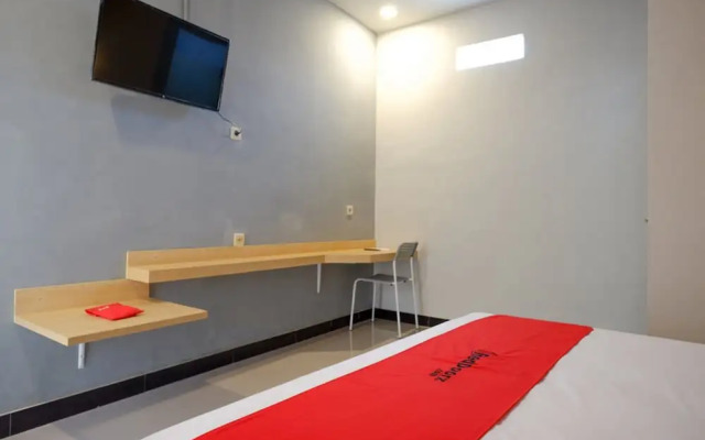 RedDoorz Syariah near Alun Alun Tegal