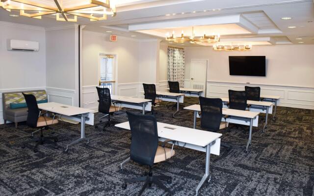 Hampton Inn & Suites Charlotte/South Park at Phillips Place