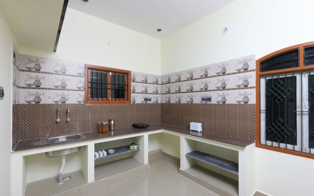OYO 10910 Home Spacious 4BHK Near Paradise Beach
