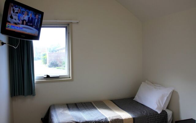 Best Western Travellers Motor Village