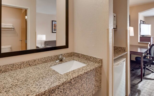 Best Western Plus Gateway Inn & Suites