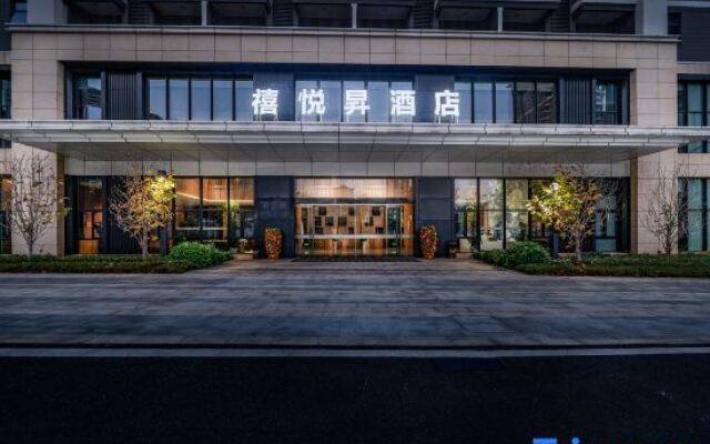 Joyous Hotel