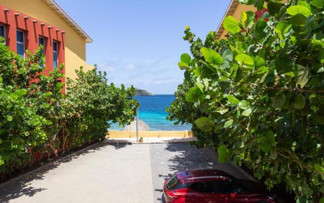 Outstanding 2 Bedroom Beach Front Suite 3