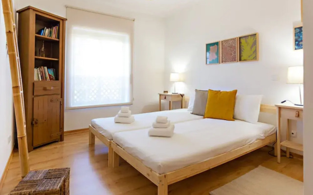 Alameda in Faro With 2 Bedrooms and 2 Bathrooms