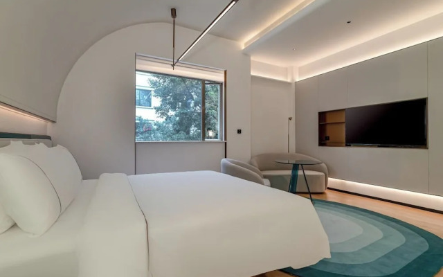 YEE HOTEL (free shuttle bus to Canton Fair Venue）