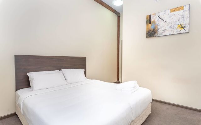 AirM8 Apartments the Oaks