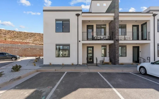 Sand Cove Retreat 5 Bedroom Townhouse