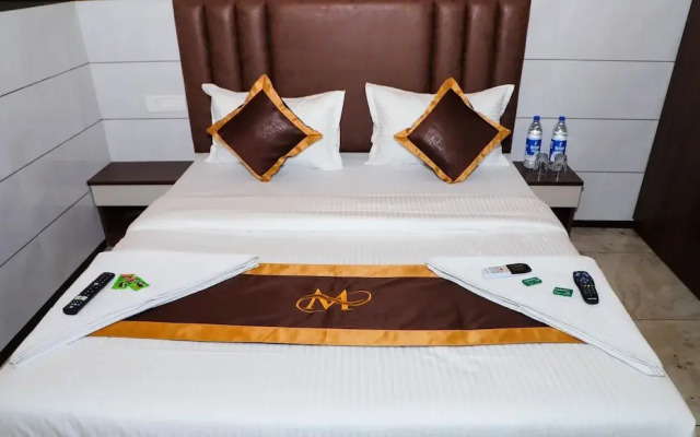 Majestic Inn