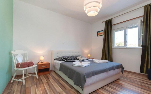 Beautiful Home in Kanica With Wifi and 2 Bedrooms