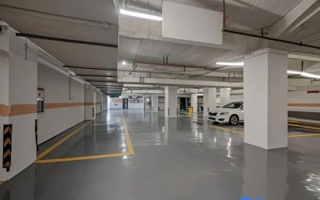 New Joy Hotel (Internatial Trade Spring Department Store Shopping)