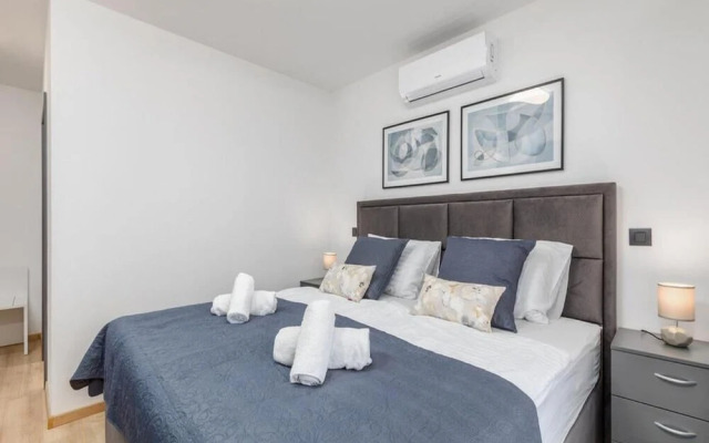 Villa D Pula 3-bedrooms Luxury Accomodation