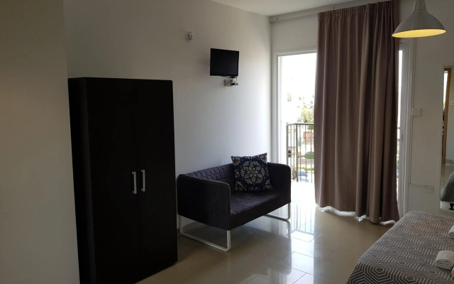 Valentinos Apartments