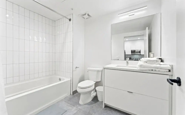Stylish LA Studio Prime Location