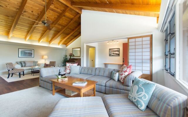 Hale Poola 5 Bedroom Home