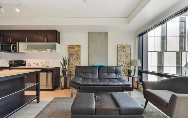 Waterfront Suites near Pike's Place by Barsala