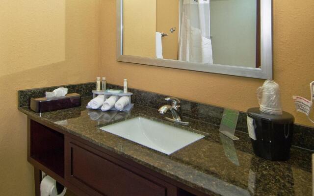 Holiday Inn Express: Pearl