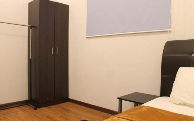 Cozy Crib at 7 Tree Seven Residence