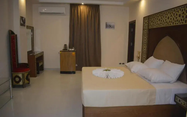 Pyramids Sun Capital