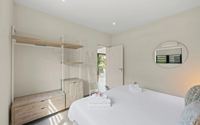 Villa pura vida with pool at mambo beach