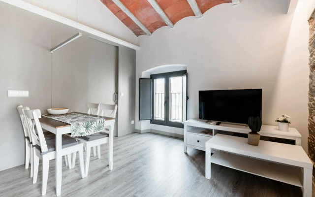 Revitalized Downtown Apartment in Historical Building