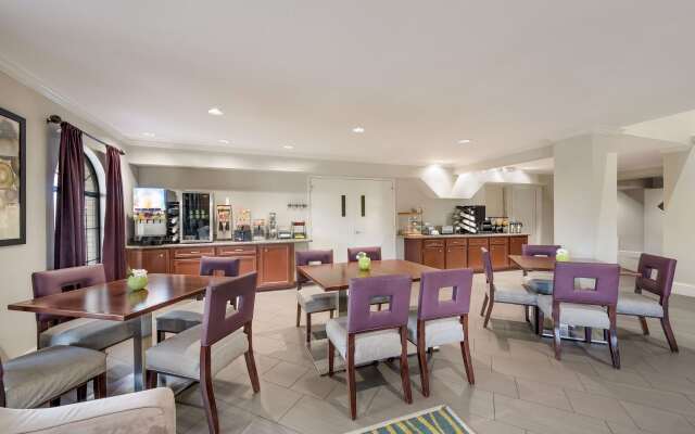 SureStay Hotel by Best Western Deer Park