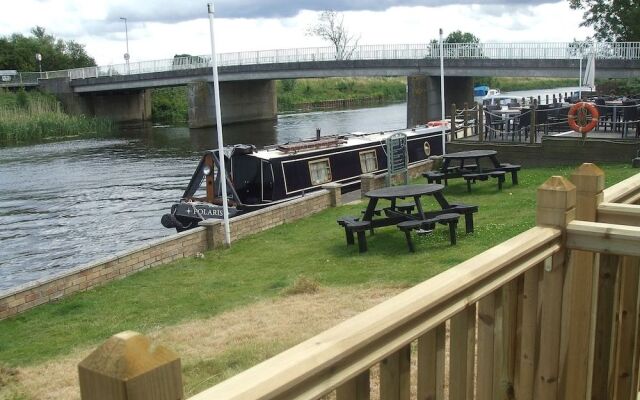 The Swan on the River