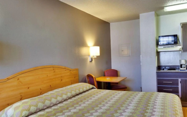 Studio 6 Dallas, TX - Garland - Northeast