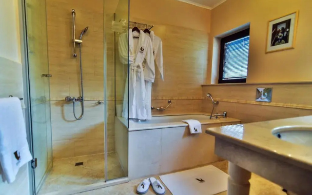 Thracian Cliffs Owners Apartments