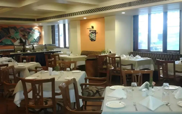 Hotel Supreme Heritage